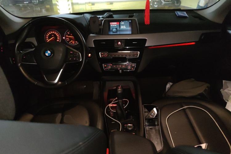 Used BMW X1 2018 sDrive20Li Leading Model Center Console
