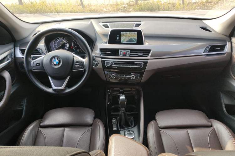 Used BMW X1 2018 xDrive20Li Luxury Edition Center Console