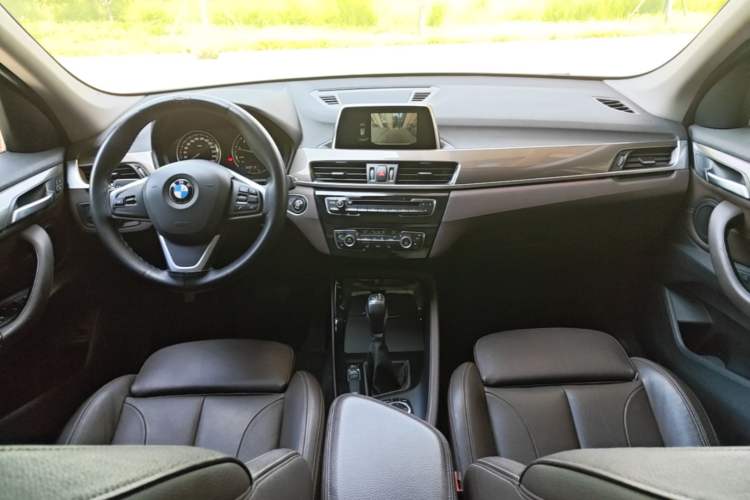Used BMW X1 2018 xDrive20Li Luxury Edition Center Console