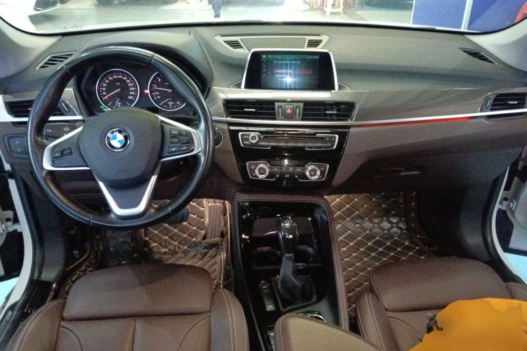 Used BMW X1 2018 xDrive20Li Luxury Edition Center Console