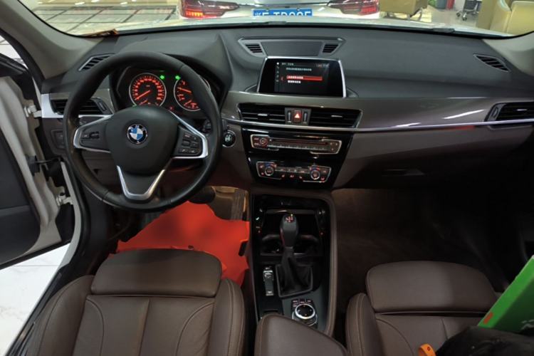 Used BMW X1 2018 xDrive20Li Luxury Edition Center Console