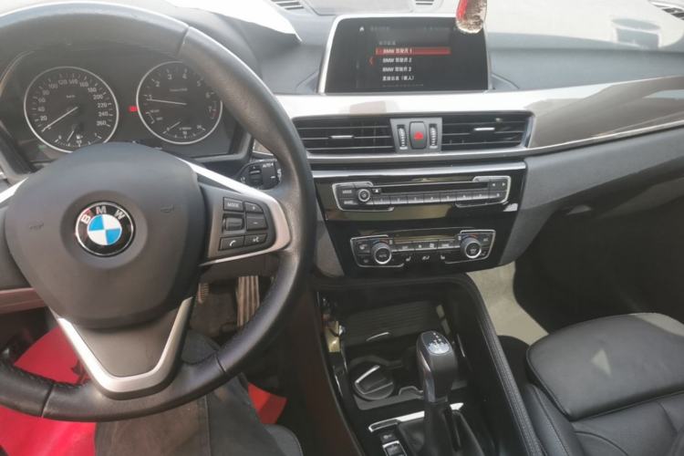 Used BMW X1 2018 xDrive20Li Luxury Edition Center Console