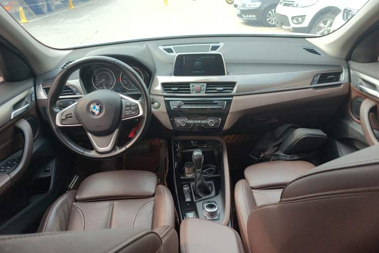 Used BMW X1 2018 xDrive20Li Luxury Edition Center Console