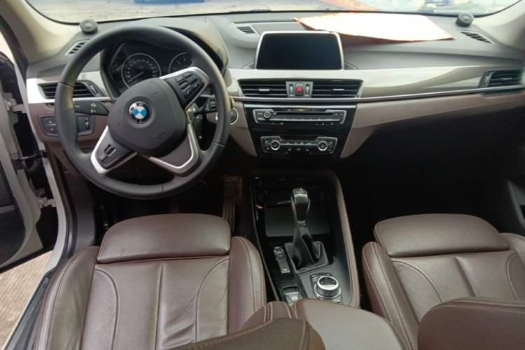 Used BMW X1 2018 xDrive20Li Luxury Edition Center Console