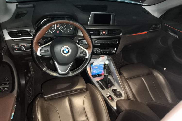 Used BMW X1 2018 sDrive18Li Luxury Model Center Console