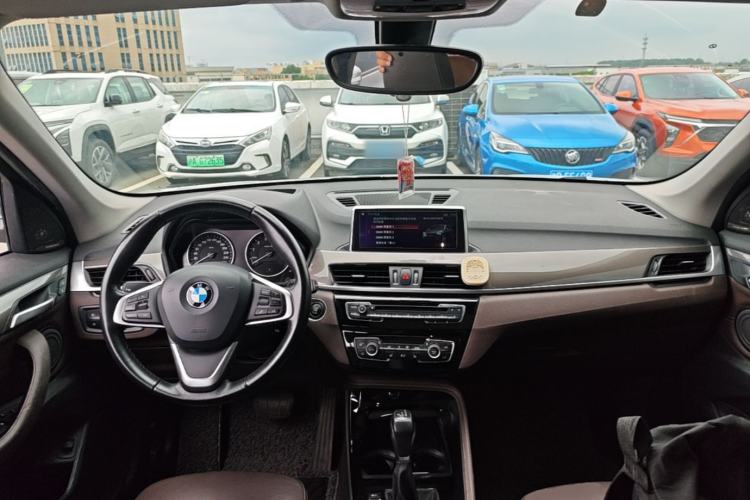Used BMW X1 2018 xDrive20Li Luxury Model Center Console