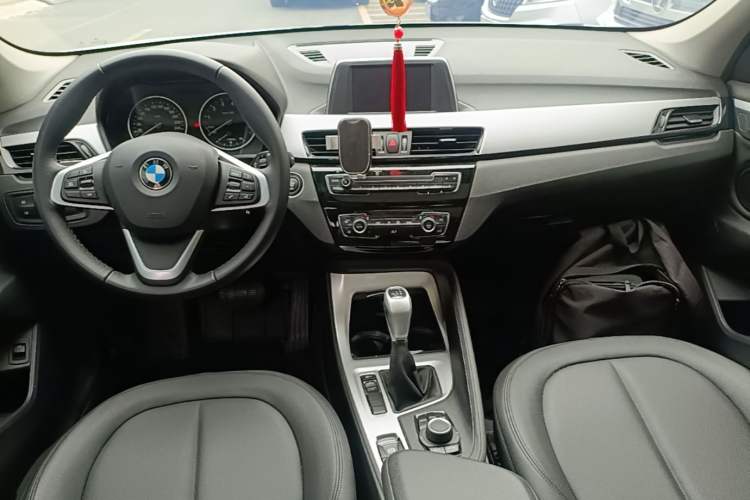 Used BMW X1 2018 sDrive20Li Leading Model Center Console