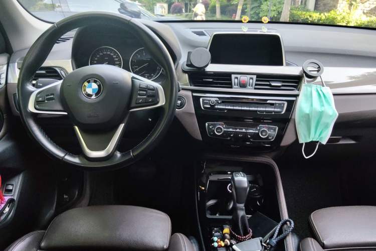 Used BMW X1 2018 xDrive20Li Luxury Edition Center Console