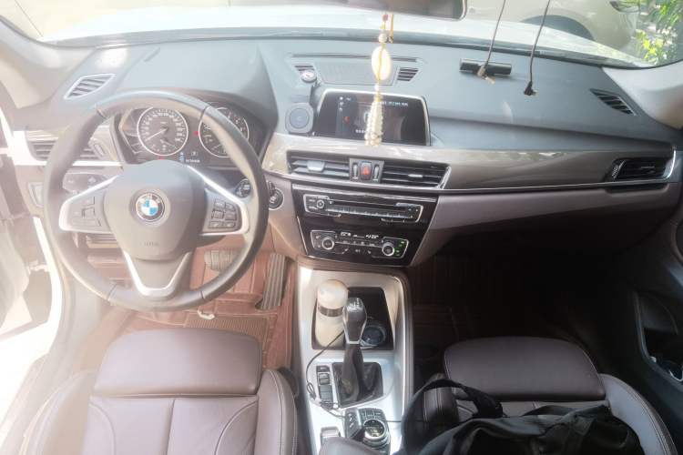 Used BMW X1 2018 xDrive20Li Luxury Model Center Console