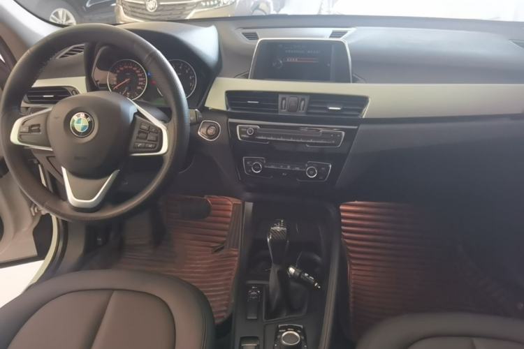 Used BMW X1 2018 sDrive20Li Leading Model Center Console