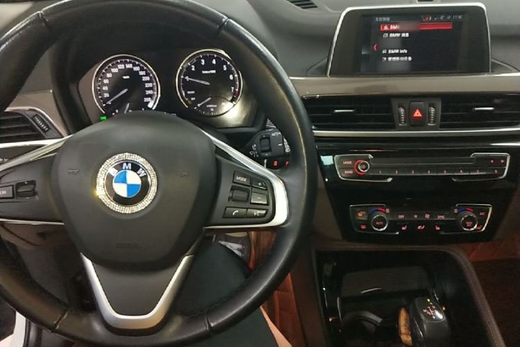 Used BMW X1 2018 sDrive18Li Luxury Model Center Console