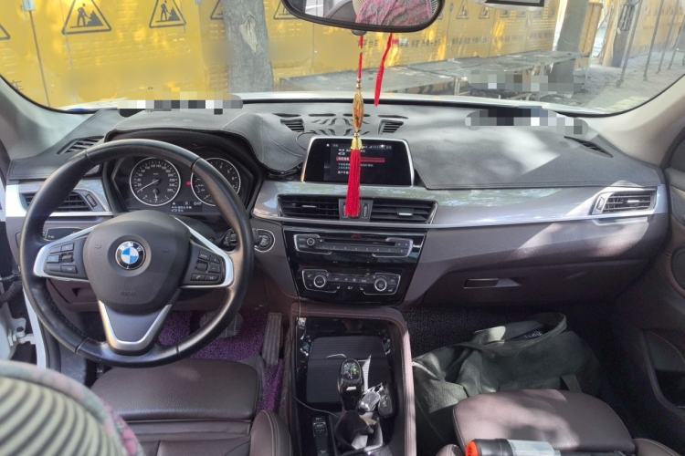 Used BMW X1 2018 xDrive20Li Luxury Edition Center Console