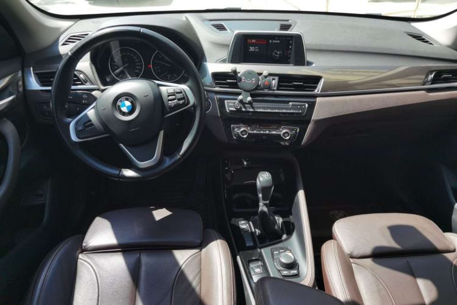 Used BMW X1 2018 sDrive18Li Luxury Model Center Console