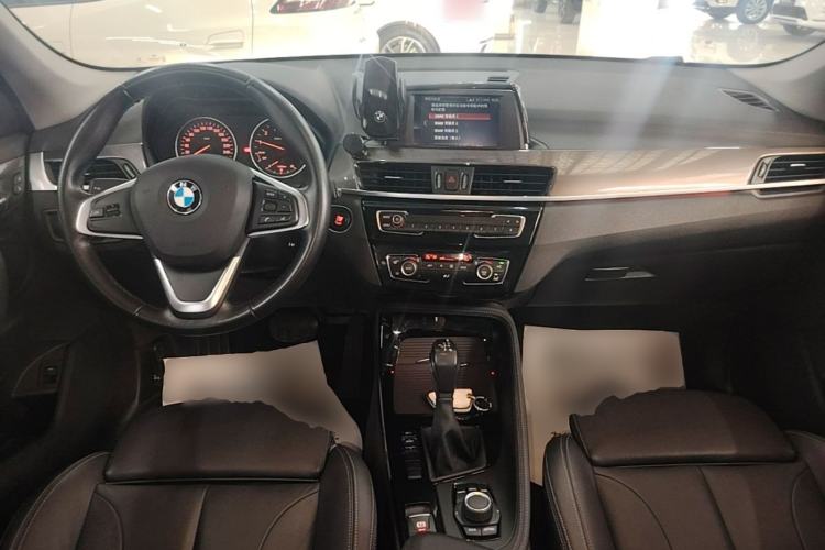 Used BMW X1 2018 sDrive18Li Luxury Model Center Console