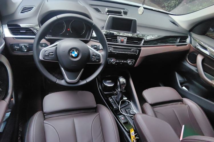 Used BMW X1 2018 sDrive18Li Luxury Model Center Console