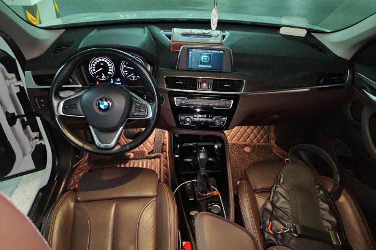 Used BMW X1 2018 sDrive18Li Luxury Model Center Console