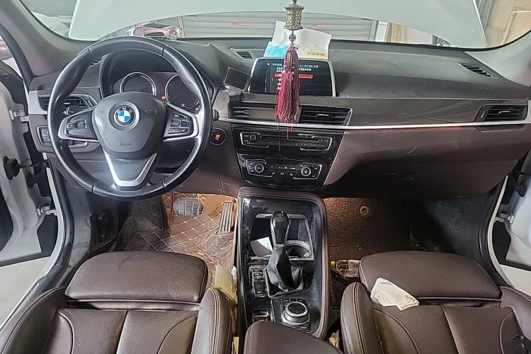 Used BMW X1 2018 xDrive20Li Luxury Edition Center Console