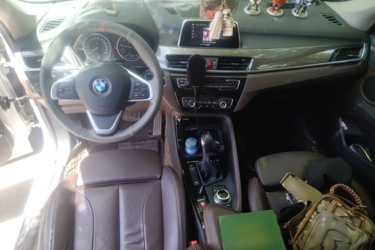 Used BMW X1 2018 xDrive20Li Luxury Edition Center Console