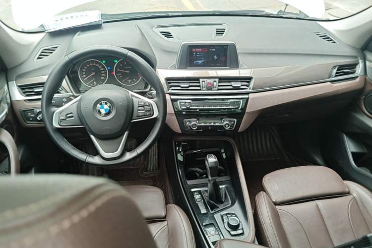 Used BMW X1 2018 sDrive18Li Luxury Model Center Console