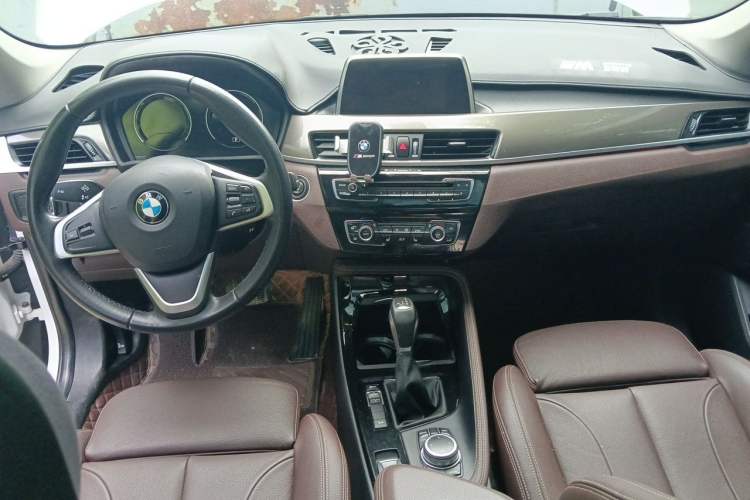 Used BMW X1 2018 xDrive20Li Luxury Edition Center Console