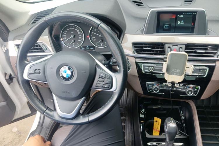 Used BMW X1 2018 sDrive18Li Luxury Model Center Console