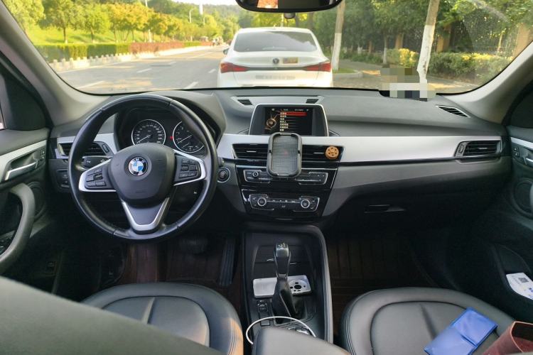Used BMW X1 2018 sDrive20Li Leading Model Center Console