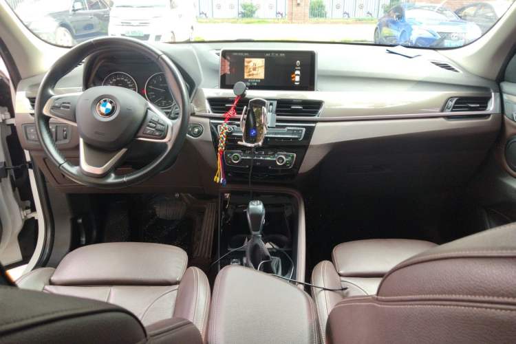 Used BMW X1 2018 sDrive18Li Luxury Model Center Console