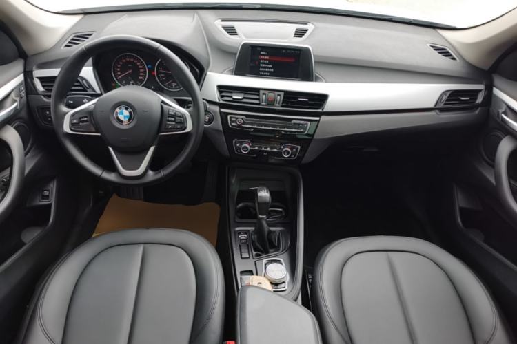 Used BMW X1 2018 sDrive20Li Leading Model Center Console