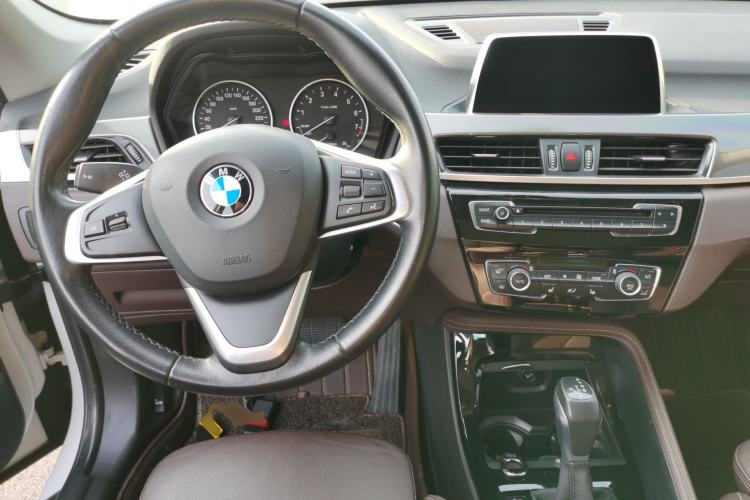 Used BMW X1 2018 xDrive20Li Luxury Edition Center Console