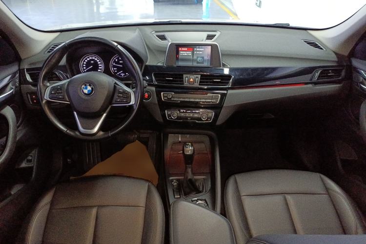 Used BMW X1 2018 sDrive20Li Leading Model Center Console