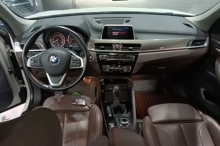 Used BMW X1 2018 xDrive20Li Luxury Edition Center Console