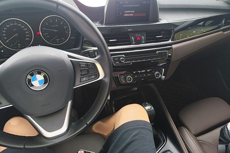 Used BMW X1 2018 sDrive18Li Luxury Model Center Console