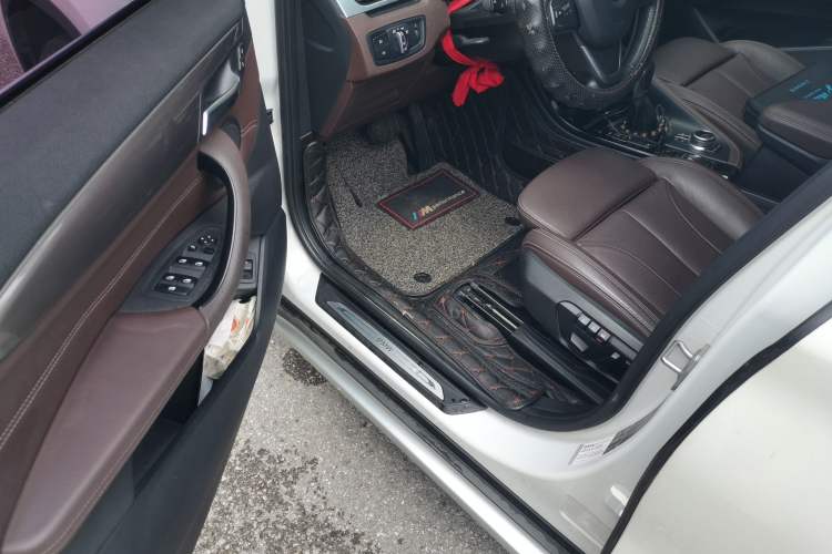 Used BMW X1 2018 xDrive20Li Luxury Edition Driver Seat