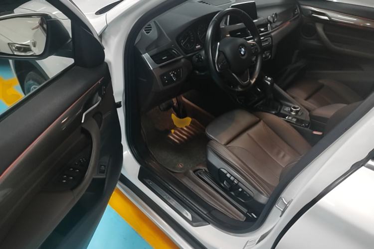 Used BMW X1 2018 xDrive20Li Luxury Edition Driver Seat