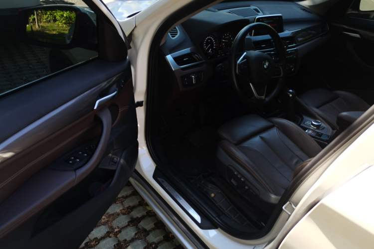 Used BMW X1 2018 xDrive20Li Luxury Edition Driver Seat