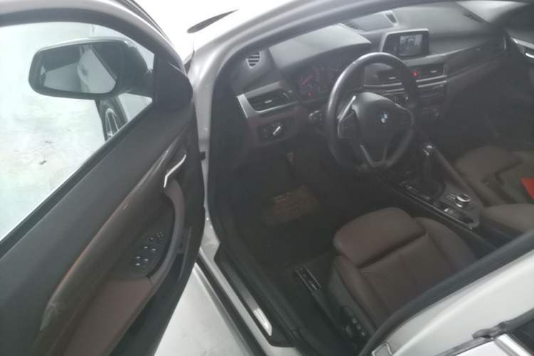Used BMW X1 2018 xDrive20Li Luxury Edition Driver Seat