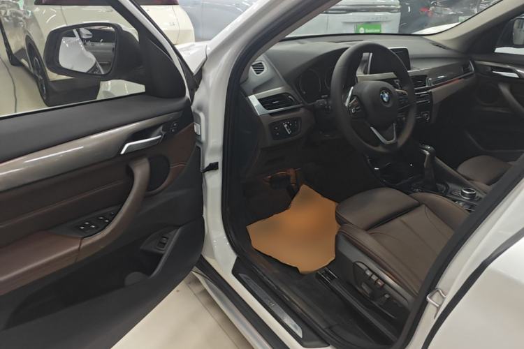 Used BMW X1 2018 xDrive20Li Luxury Edition Driver Seat