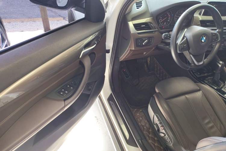 Used BMW X1 2018 xDrive20Li Luxury Edition Driver Seat