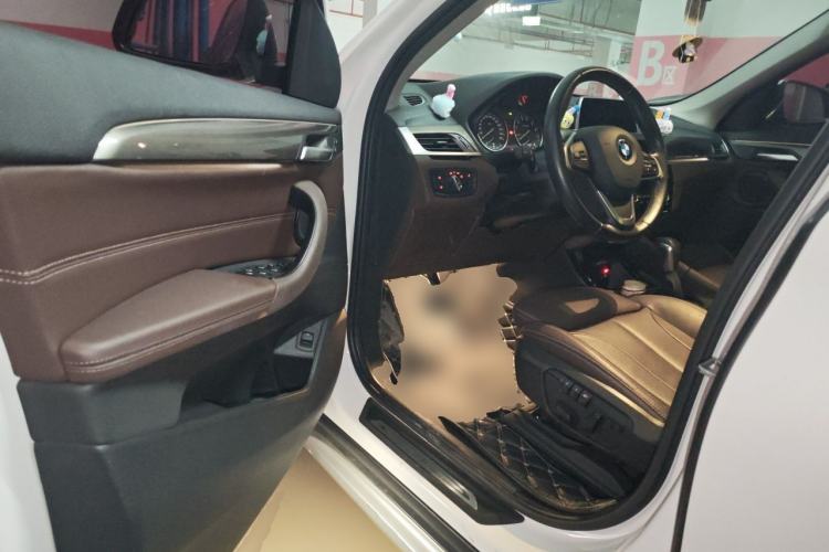 Used BMW X1 2018 xDrive20Li Luxury Edition Driver Seat