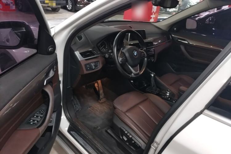Used BMW X1 2018 xDrive20Li Luxury Edition Driver Seat