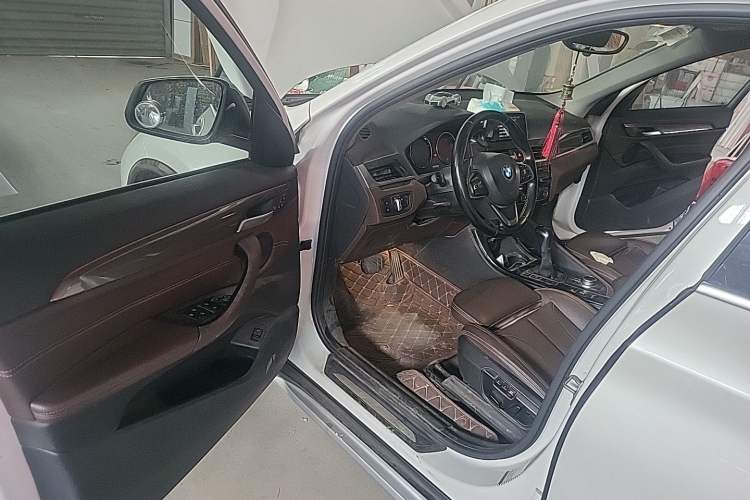 Used BMW X1 2018 xDrive20Li Luxury Edition Driver Seat