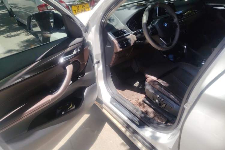Used BMW X1 2018 xDrive20Li Luxury Edition Driver Seat