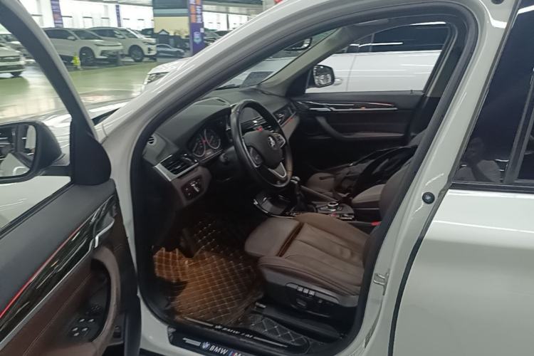 Used BMW X1 2018 xDrive20Li Luxury Edition Driver Seat