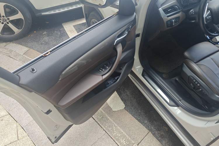 Used BMW X1 2018 sDrive18Li Luxury Model Driver Seat