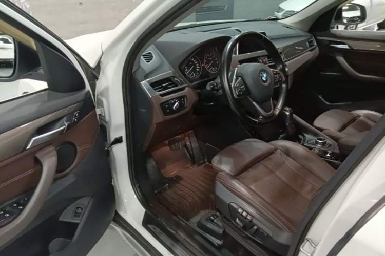 Used BMW X1 2018 xDrive20Li Luxury Edition Driver Seat