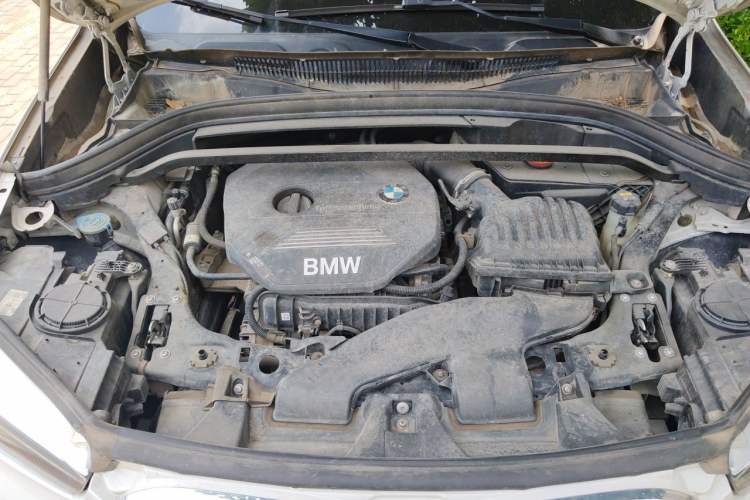 Used BMW X1 2018 sDrive18Li Fashion Model Engine Bay