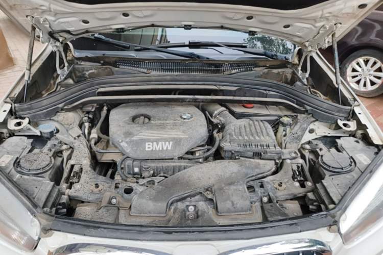 Used BMW X1 2018 sDrive18Li Fashion Model Engine Bay