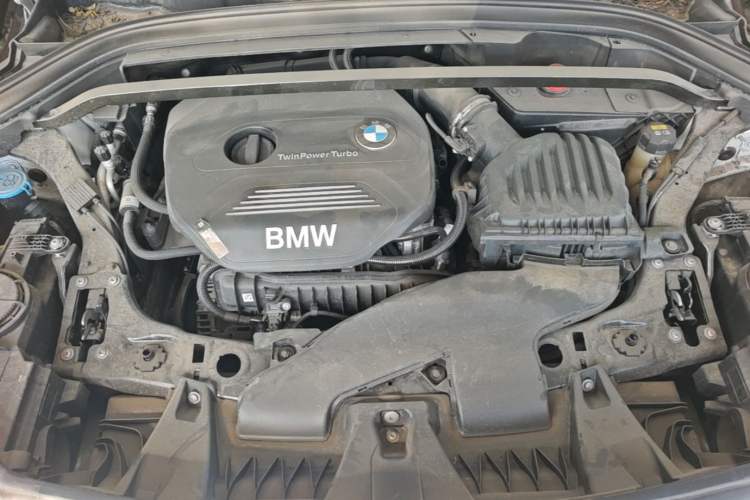 Used BMW X1 2018 sDrive18Li Fashion Model Engine Bay