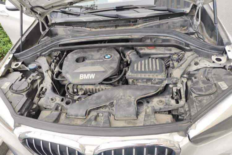 Used BMW X1 2018 sDrive18Li Fashion Model Engine Bay