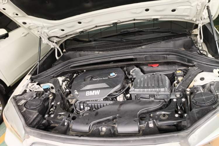 Used BMW X1 2018 sDrive18Li Fashion Model Engine Bay